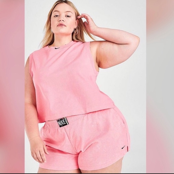 Nike Tops - Pink Nike Top 🌸PLUS SIZE🌸